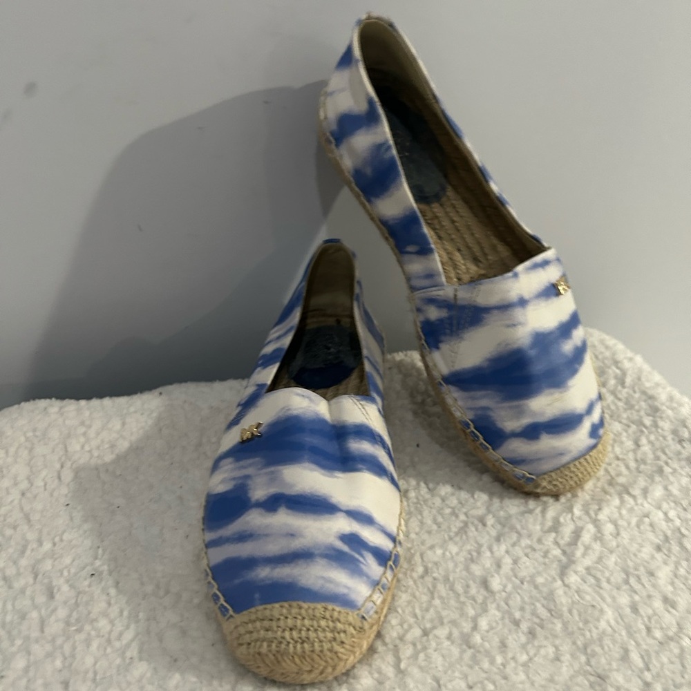 Michael Kors Women's Sz 5 Kendrick Espadrille Slip On Flats Blue White Tie Dye - Picture 3 of 14